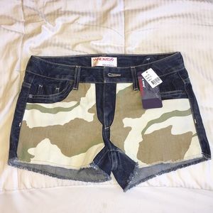 Camouflage Andrea Shorts